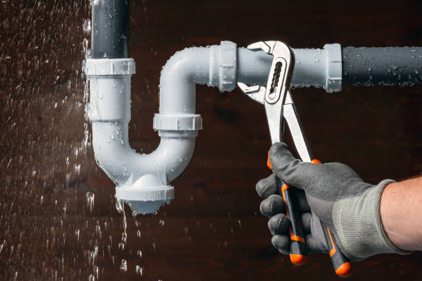 Professional Gas Line Repair technician working in Fulton, MD